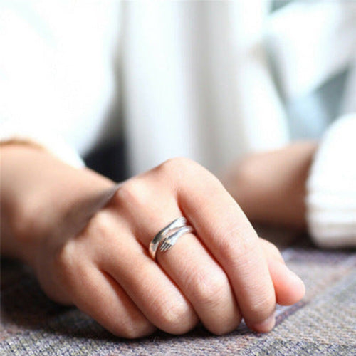 Fashionable, fresh, versatile, hands hugging ring, couple's love
